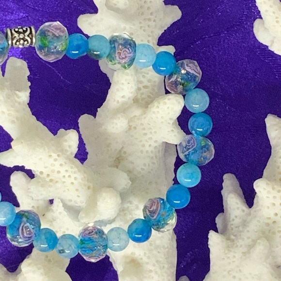 Handcrafted Lampwork and Cracy Lace Bead Stretch Bracelet - Picture 6 of 16